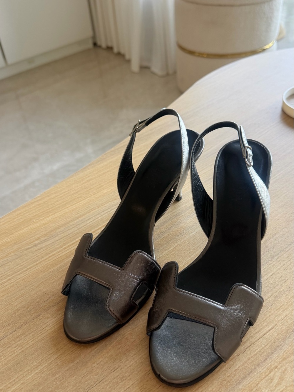 Hermès Oasis Slingback Sandals – Size 37 - Picture 11 of 11